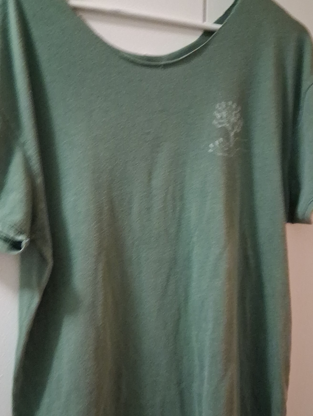 Green Short-Sleeve Crewneck Graphic Tee